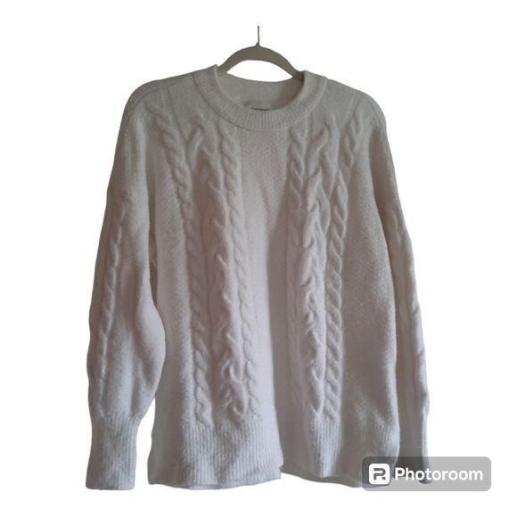 Abercrombie and Fitch Oversized Fluffy Cable Crew Neck Sweater - Picture 1 of 3